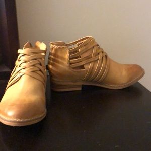 Brown Rocket Dog boots